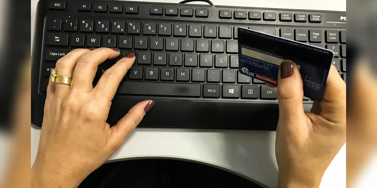IBGE diz que setor de serviços cai 0,4% em agosto