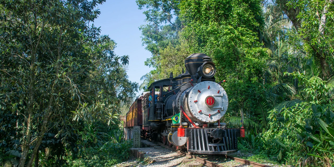 Público já pode comprar passeios de Natal na locomotiva mais antiga do Paraná