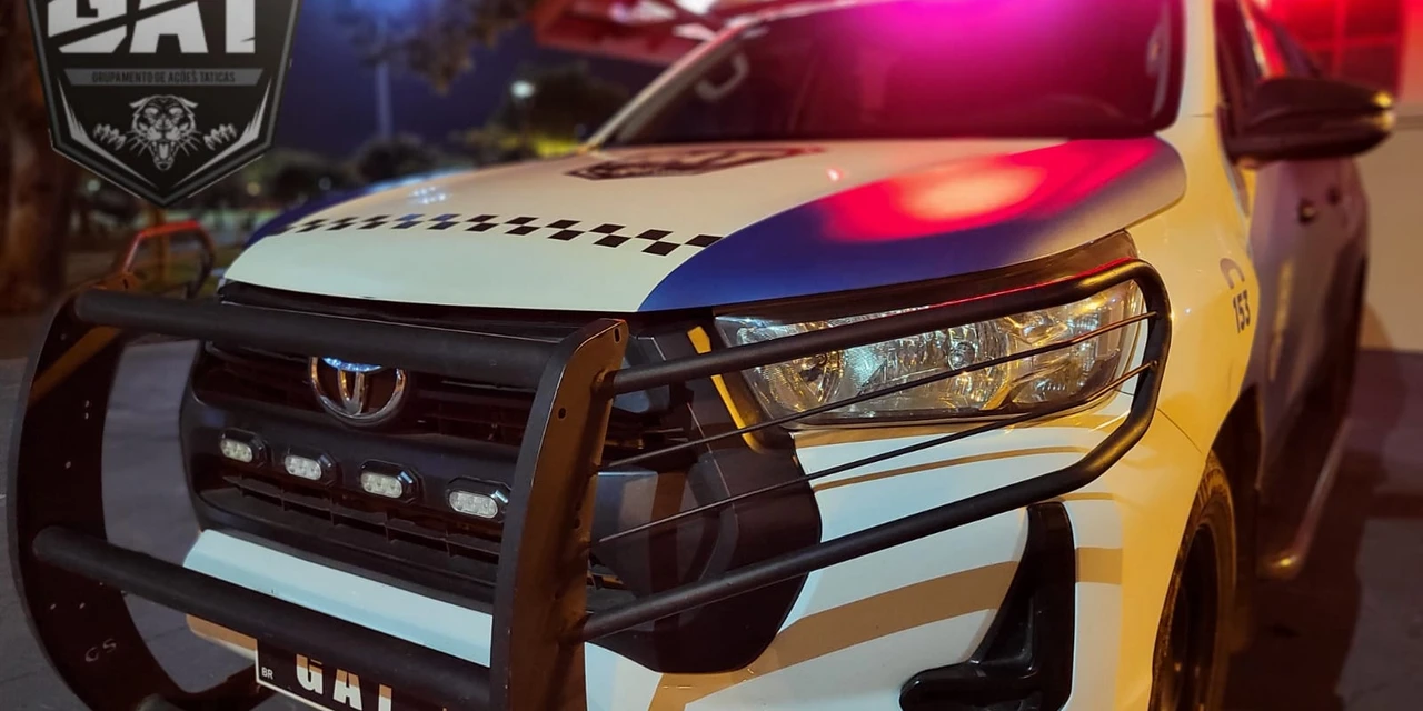 Homem quebra celular da ex quando ela tenta chamar a polícia para denunciar agressão