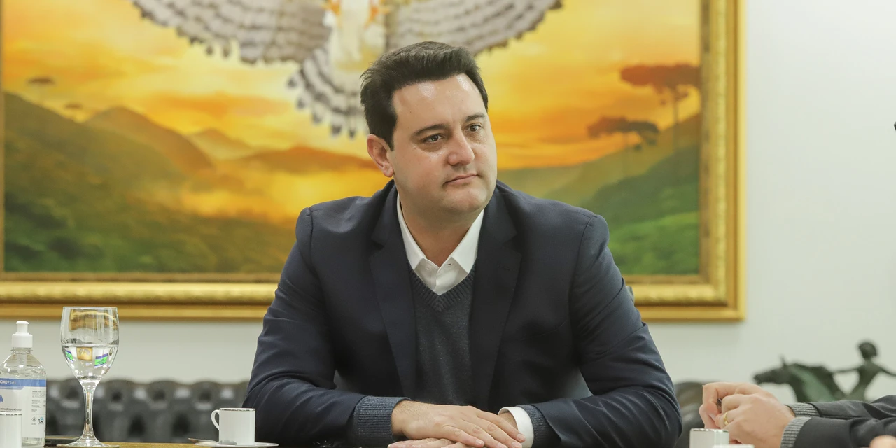 Governador responde candidata à Prefeitura de Curitiba: "Tenho muito orgulho de ser o governador sonoplasta e de hoje poder cuidar das pessoas que mais precisam"