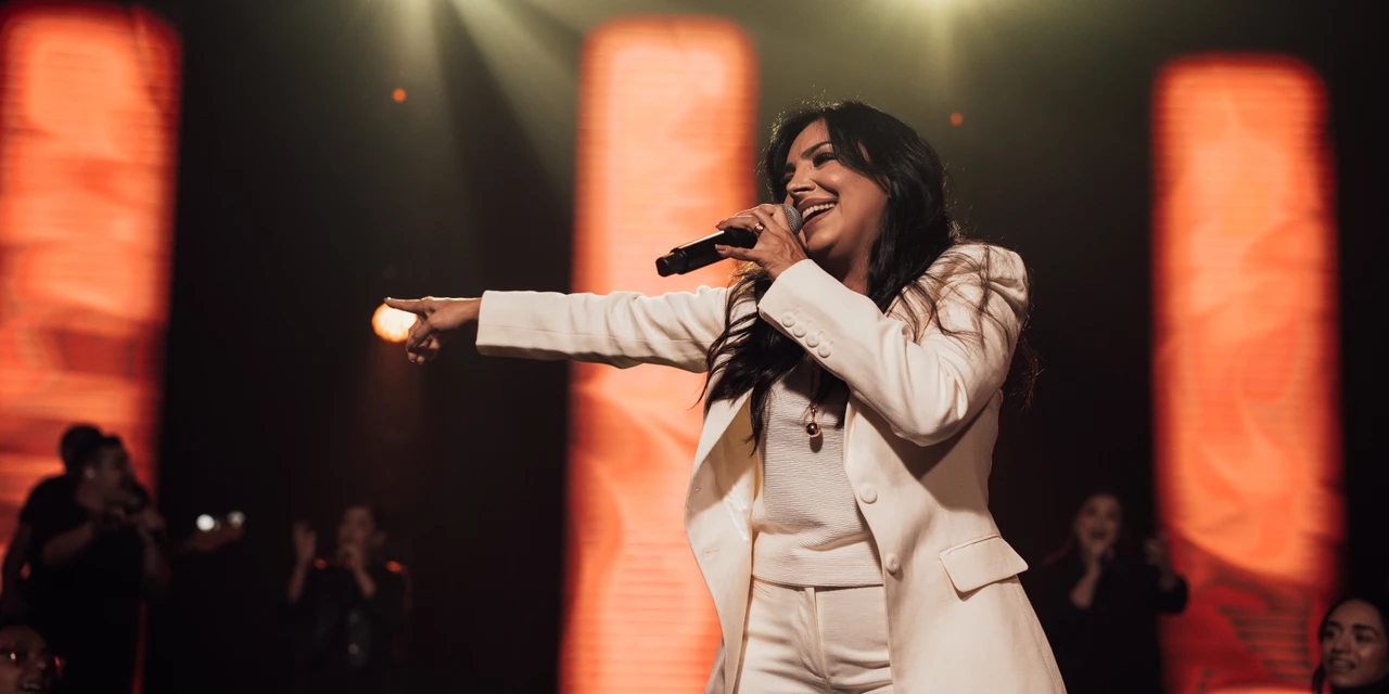 Eyshila faz show no Congresso de Mulheres ICP
