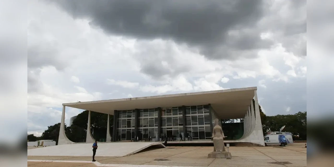 Polícia: Dino suspende igualdade de aposentadoria de homens e mulheres