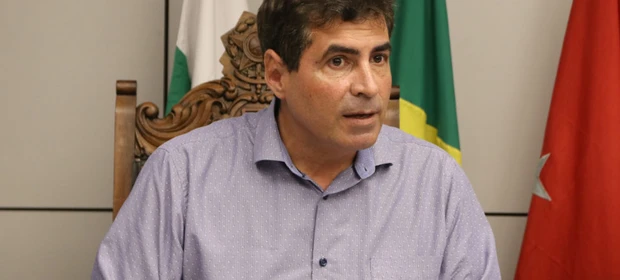 Prefeito de Londrina ganha direito de resposta no programa do candidato Tiago Amaral