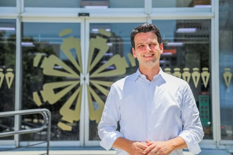 Eduardo Pimentel é eleito prefeito de Curitiba