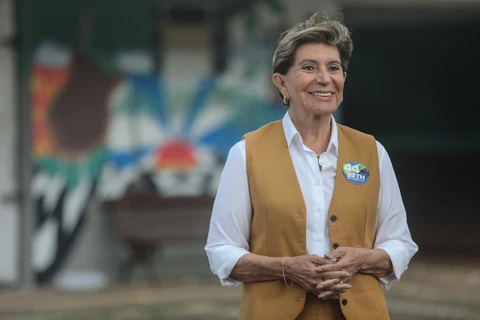 Elizabeth Schmidt afirma que continuará "sendo a prefeita de todos os ponta-grossenses"