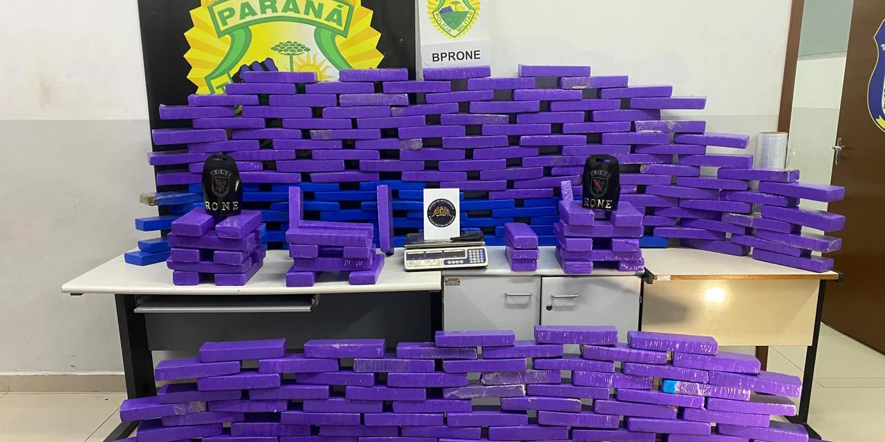 Polícia Militar apreende 305 quilos de maconha escondidos em estofaria