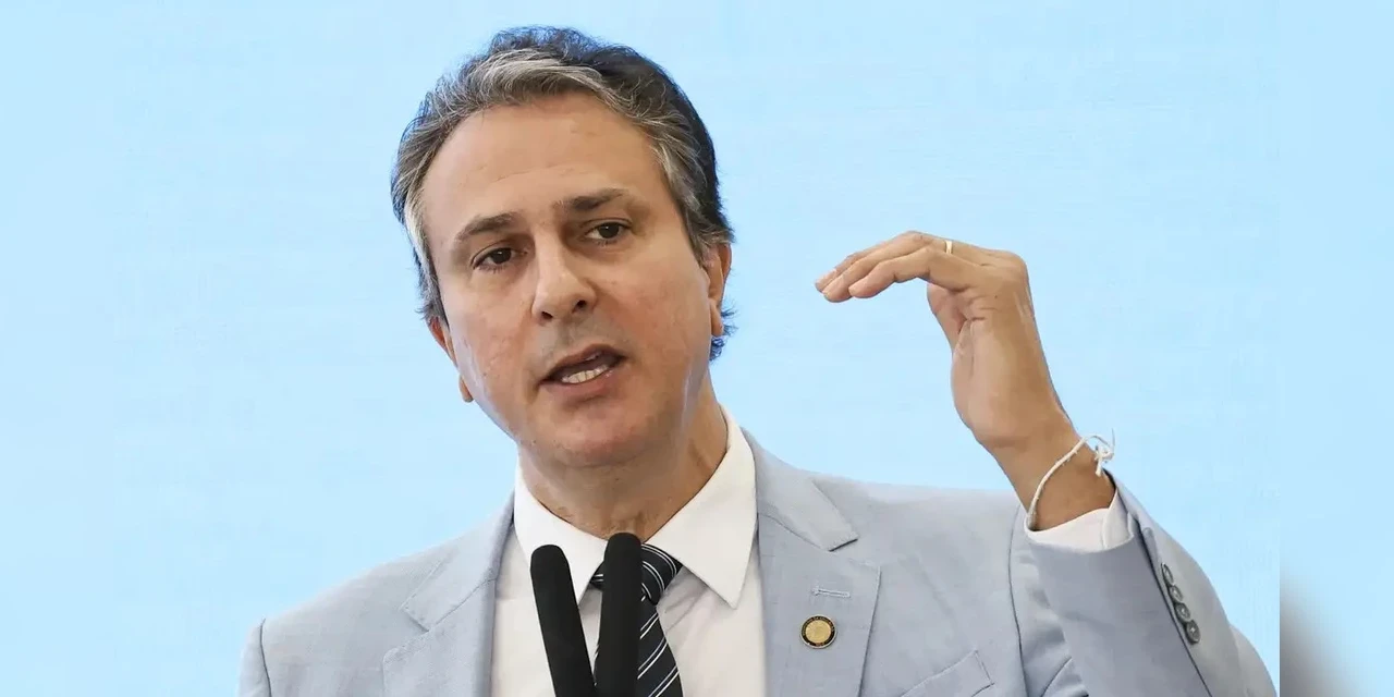 Ministro diz que Pé-de-Meia impulsionou as inscrições no Enem