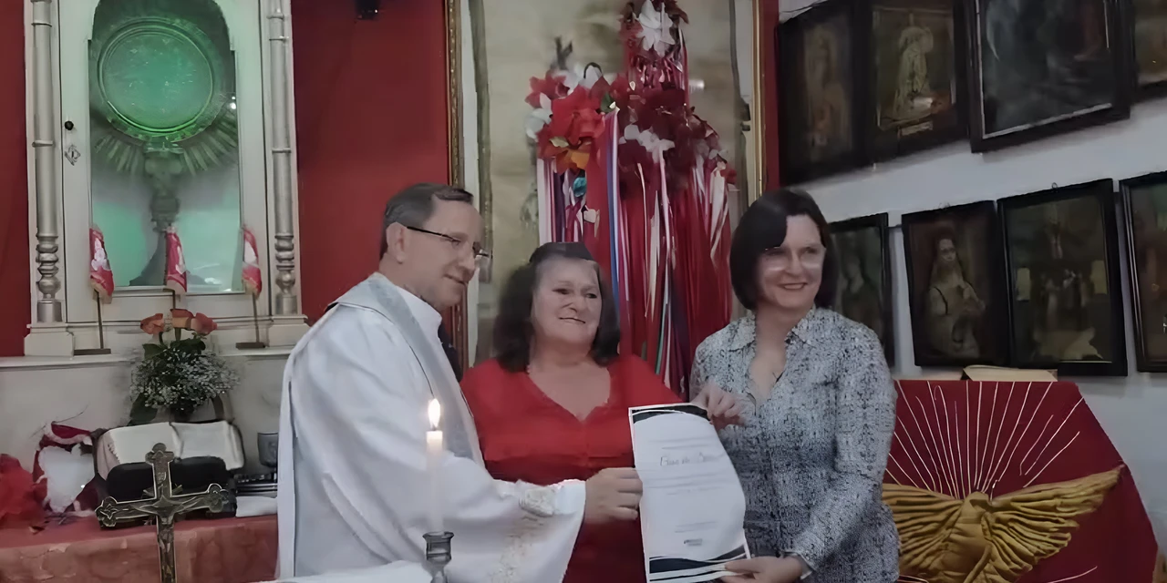 Casa do Divino recebe declaração que oficializa devoção como patrimônio