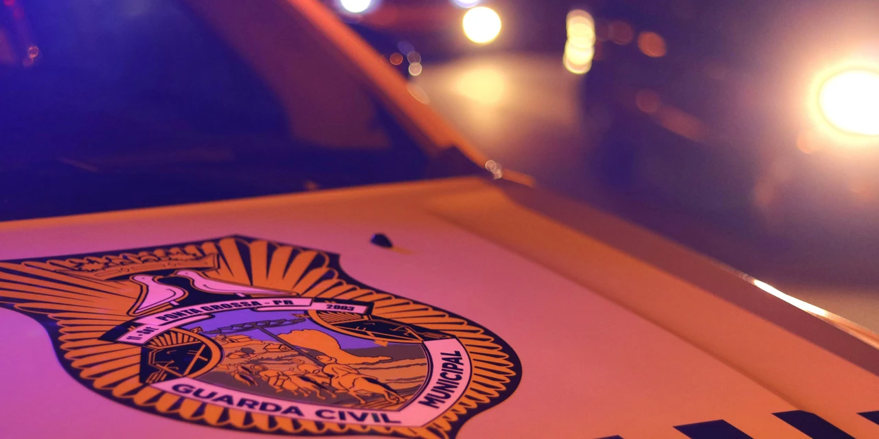 Suspeito apresenta três versões sobre procedência de celular que tentou vender e é detido por receptação