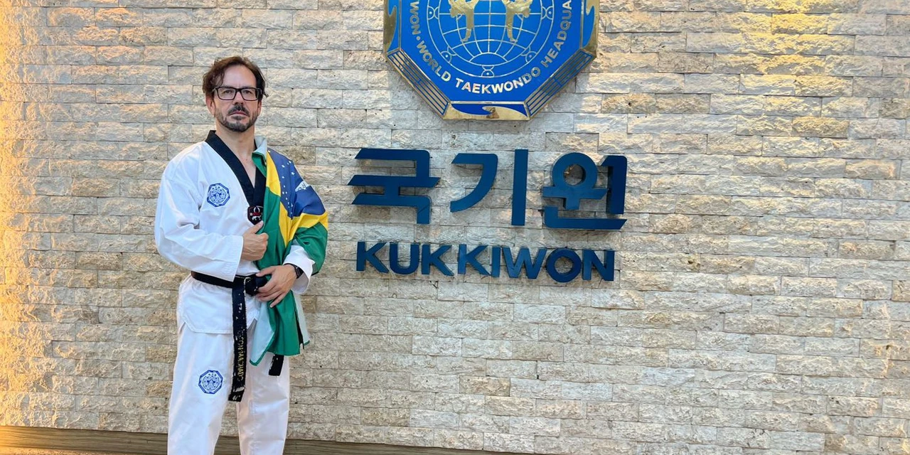 Técnico de PG participa de seminários de taekwondo em viagem internacional