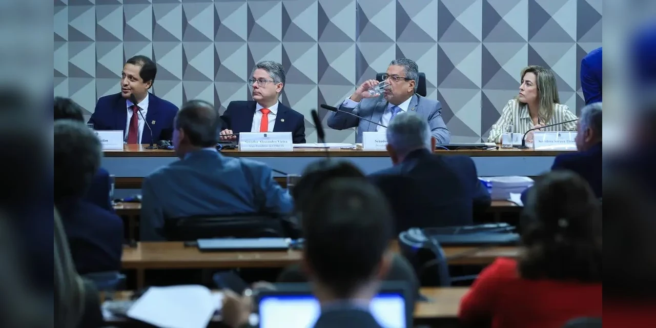 CPI das Bets convoca Gusttavo Lima e convida Felipe Neto para deporem