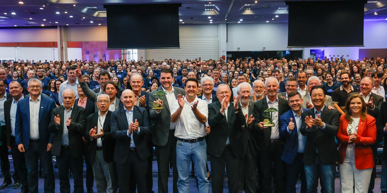 Governador destaca papel das cooperativas no crescimento econômico do Paraná