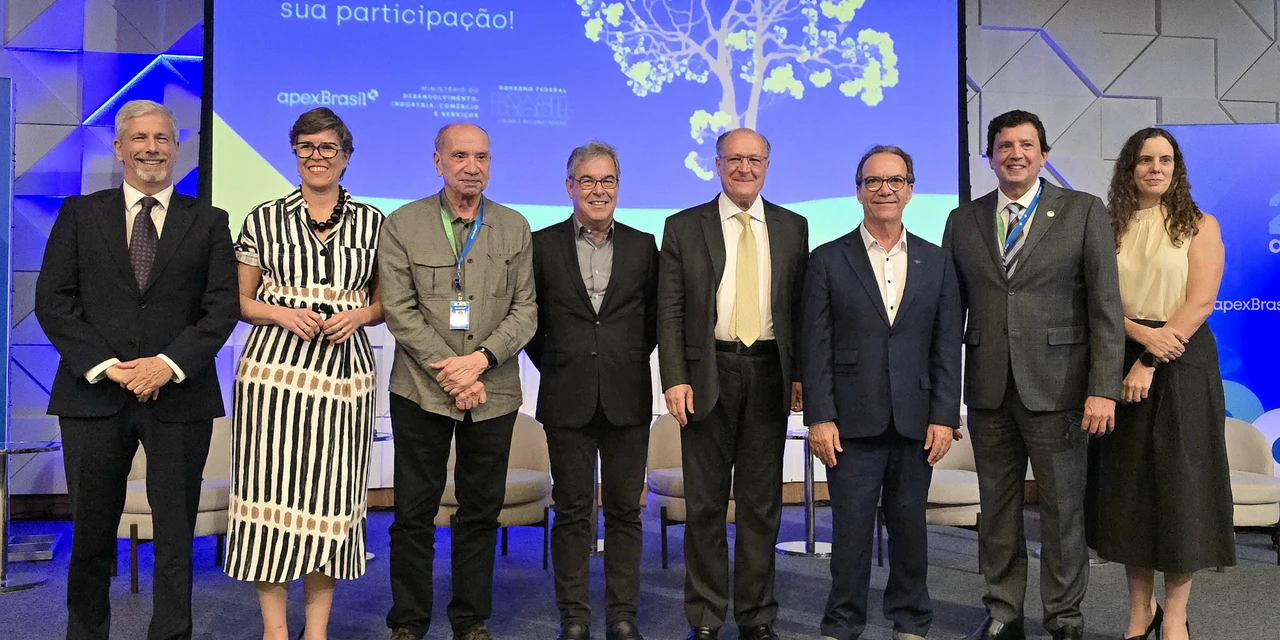 Programa da ApexBrasil completa 20 anos e renova compromisso com a democratização do acesso ao comércio exterior
