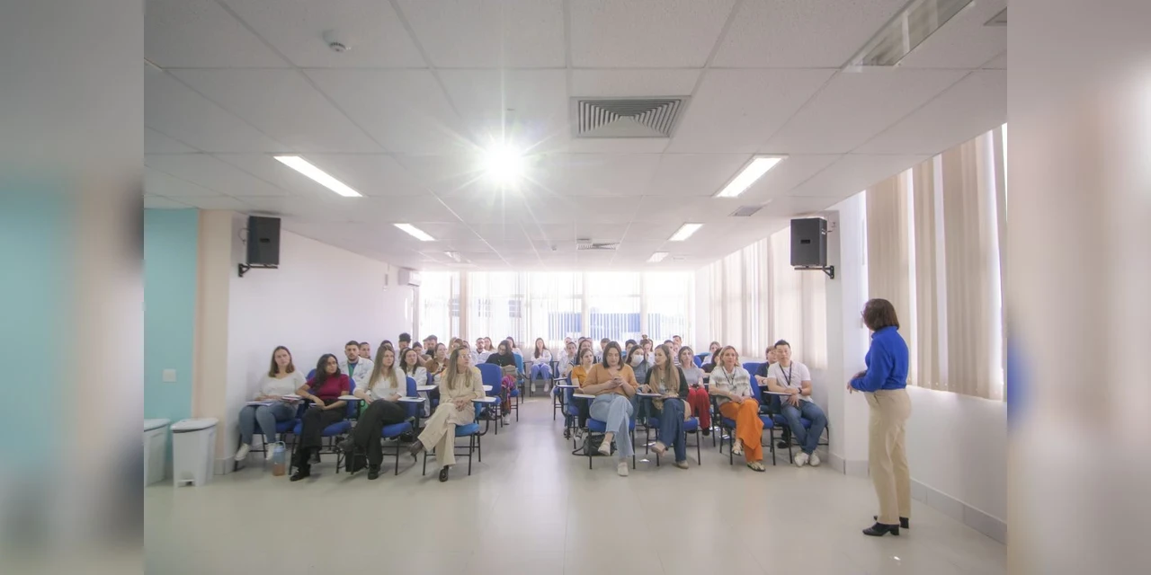 HU-UEPG promove jornada científica com diversas atividades acadêmicas