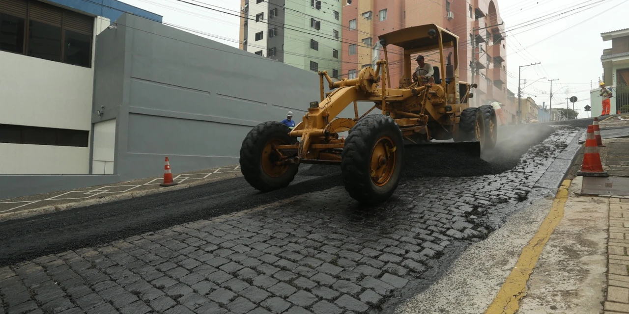 Ponta Grossa atua em novas frentes de recapeamento e asfalto novo