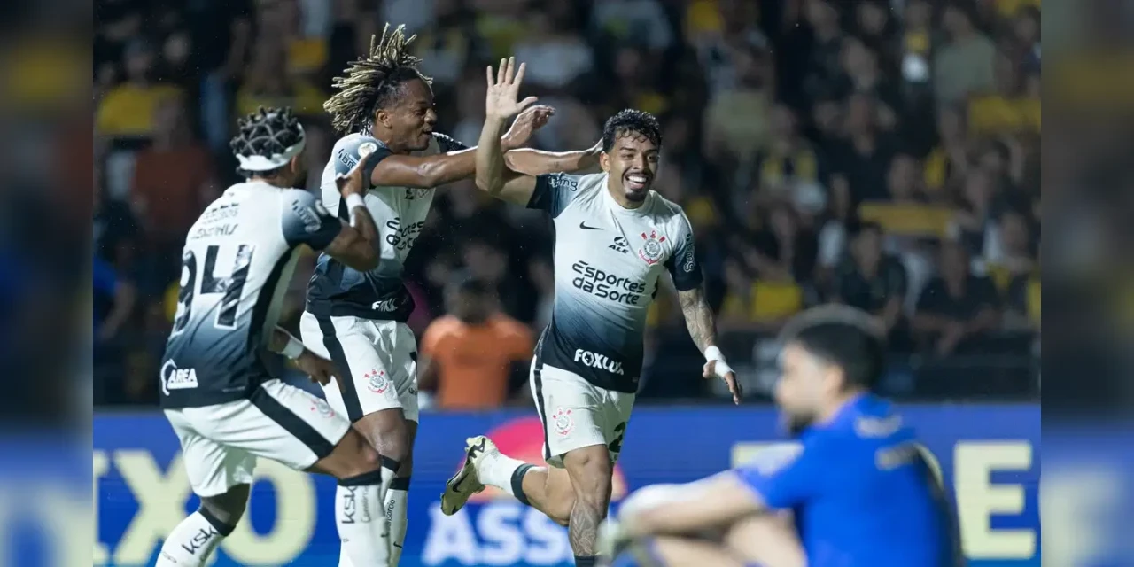 Bahia e Corinthians pressionam Cruzeiro em disputa por Libertadores