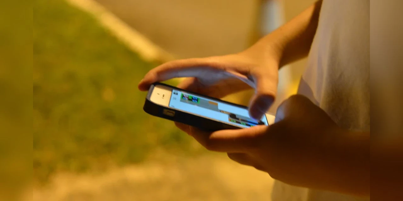 “Brain rot” é a palavra do ano do dicionário de Oxford; entenda o significado