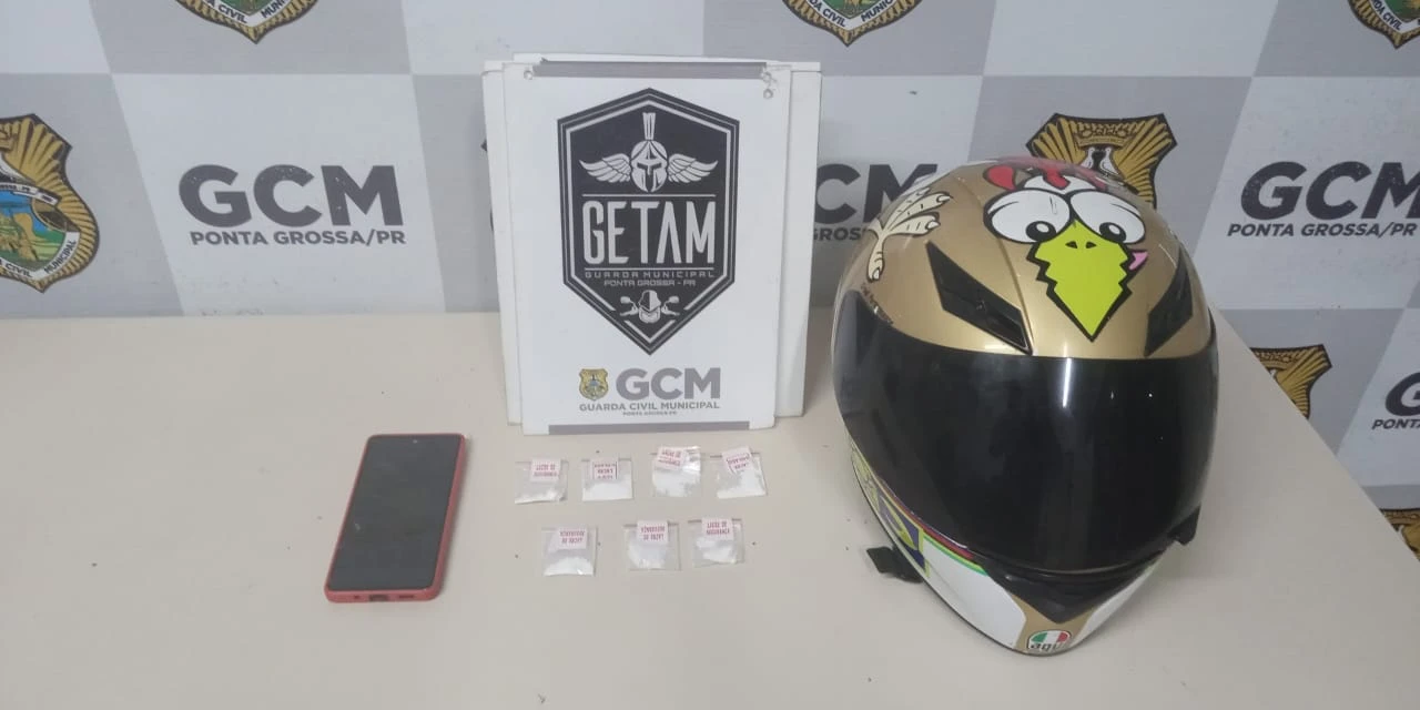 Motociclista é preso transportando cocaína na Visconde de Taunay