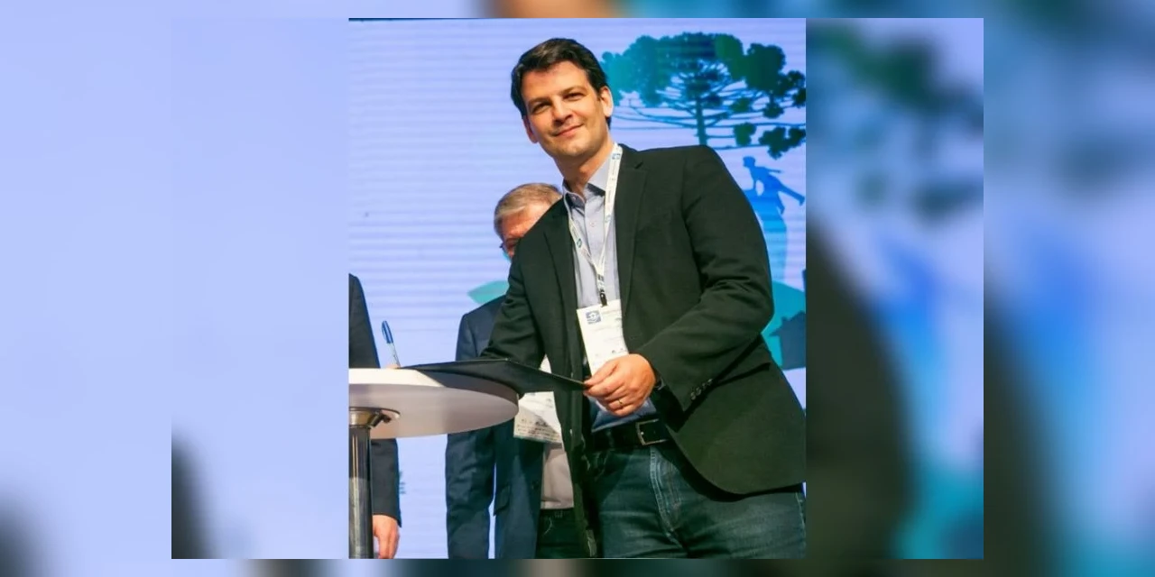 Eduardo Pimentel participa do Fórum Nacional de Habitação de Interesse Social e reforça comprometimento em gerar 20 mil unidades habitacionais