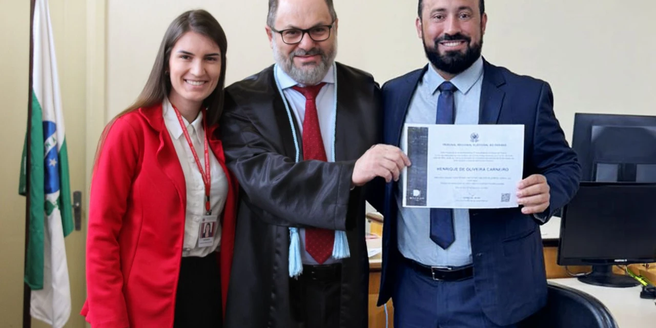 Henrique Carneiro e Wagner Zadra são diplomados em cerimônia no Fórum de Piraí do Sul