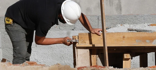 Informe Bazacon: Preços da construção variam 0,24% em novembro com recuo nos custos de materiais e mão de obra
