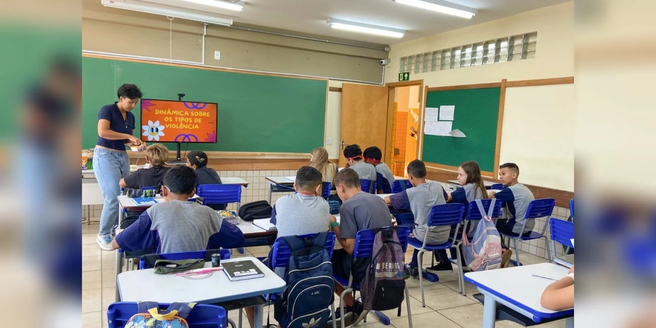 Nepia-UEPG realiza ações preventivas ao bullying em colégios