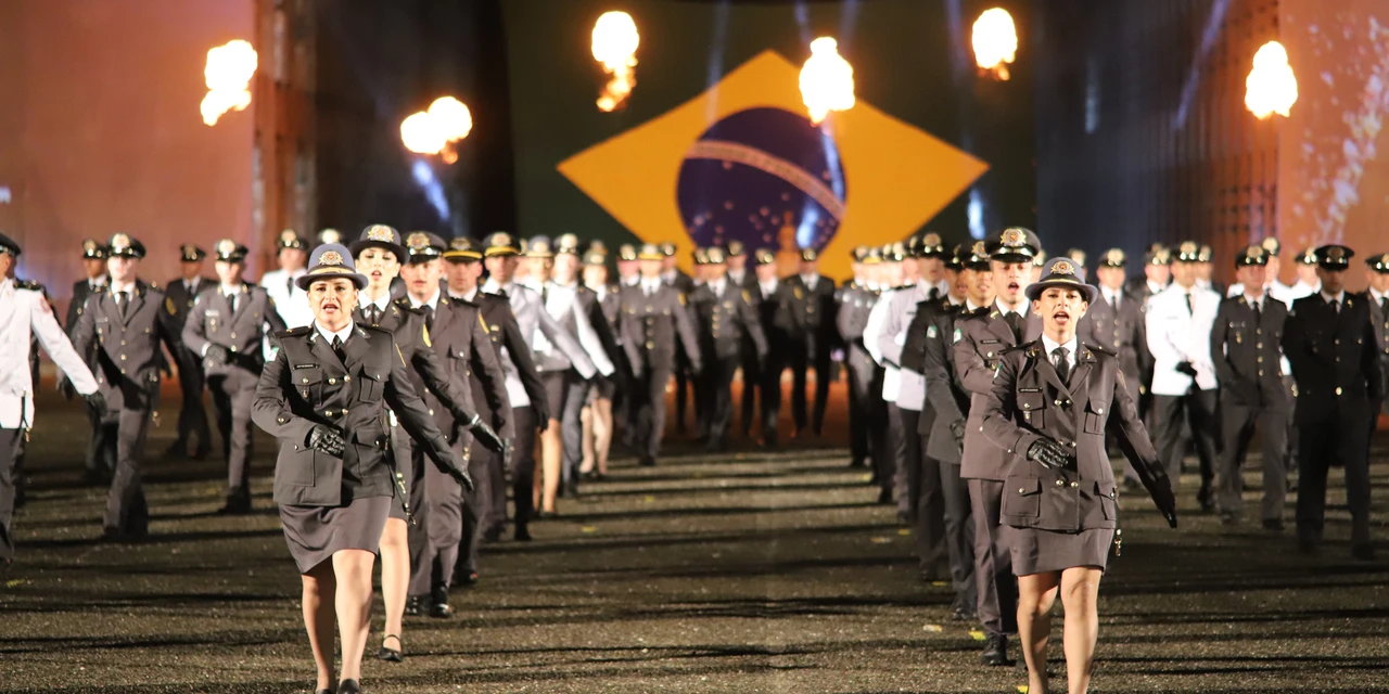 102 policiais militares concluem o Curso de Formação de Oficiais