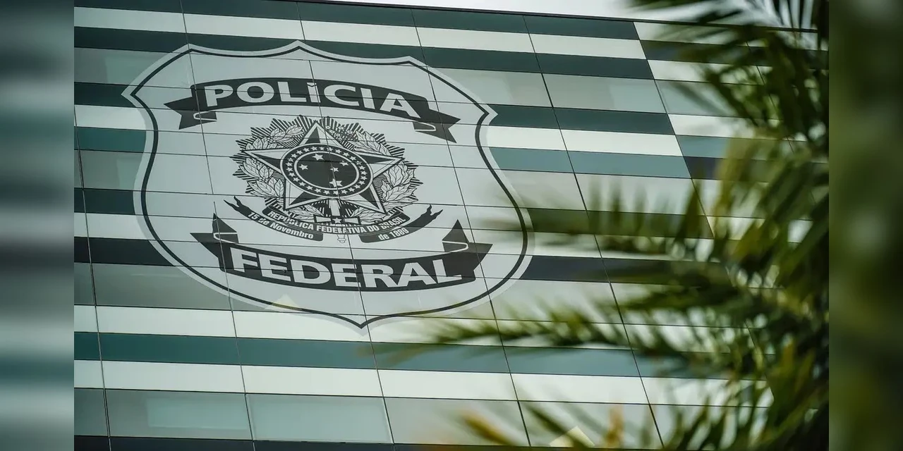 Indiciado no inquérito do golpe esteve em voo de Gilmar Mendes, diz PF