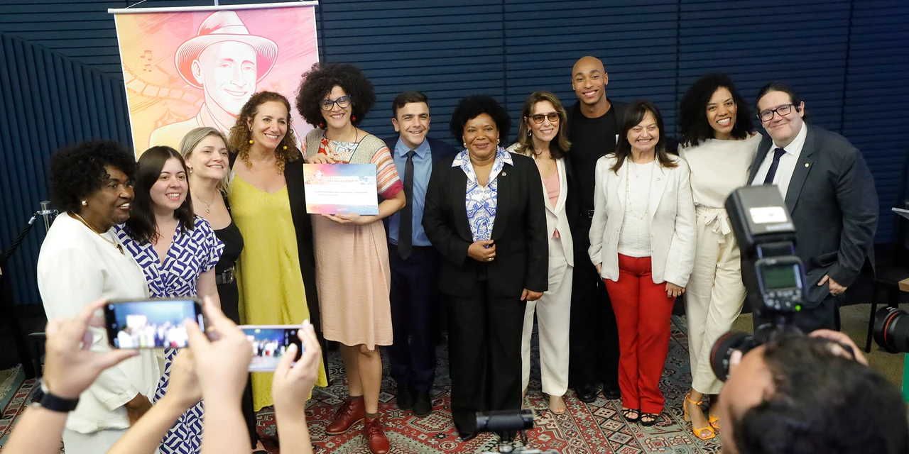 Aliel participa de entrega do prêmio Paulo Gustavo na Câmara dos Deputados