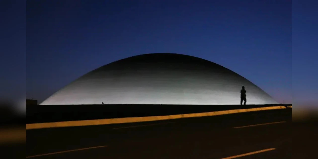 Energia elétrica offshore tem incentivo ao carvão e custo de R$ 595 bi