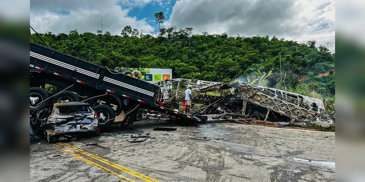 Motorista de carreta envolvida em acidente em MG se apresenta à polícia