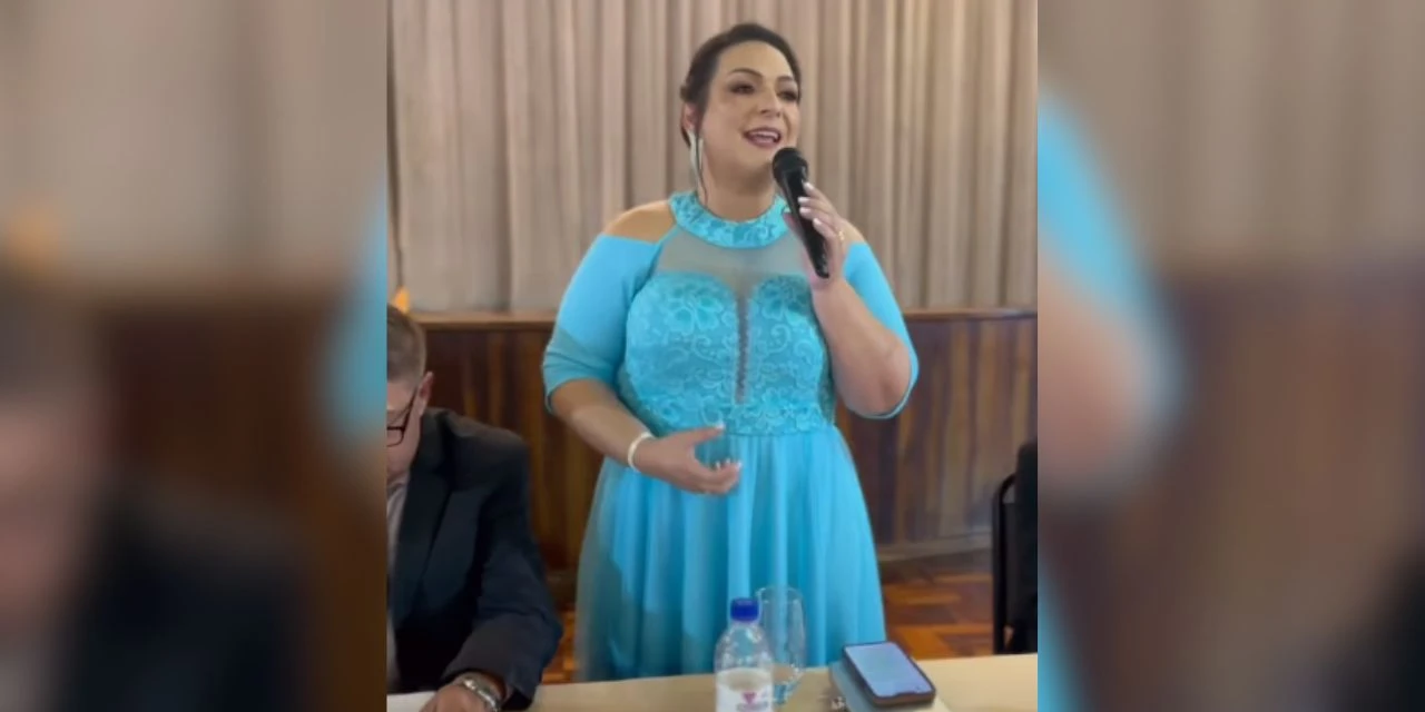 Elisangela Pedroso toma posse e afirma: "É uma honra continuar liderando este município que cresce com a força e o sonho de cada carambeiense"