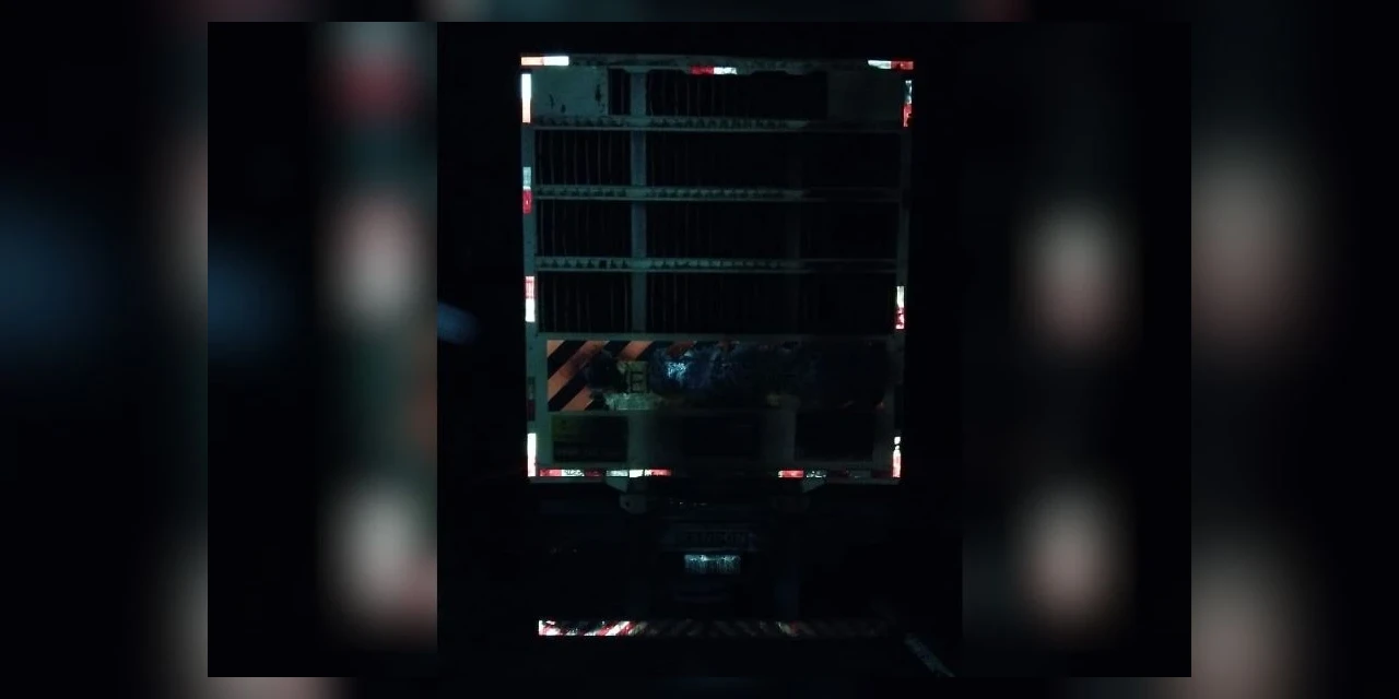 Caminhão pega fogo na PR-239 e mobiliza Bombeiros