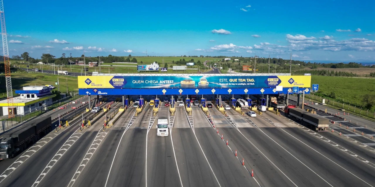 Mais de 1,6 milhão de veículos passaram pelas rodovias da Via Araucária no fim de ano