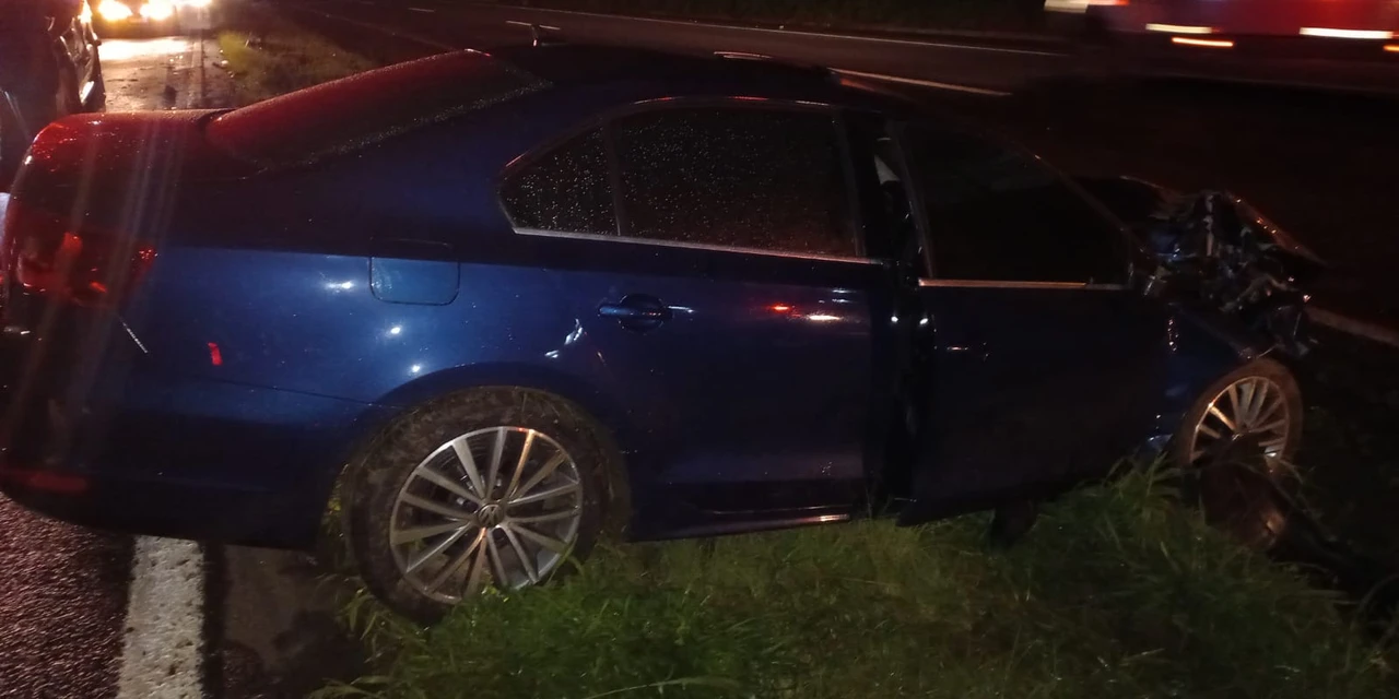 Jovens ficam gravemente feridos em acidente na PR-151 em Castro