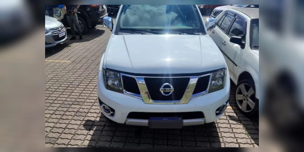 Polícia Militar recupera veículo furtado e prende suspeito em Castro