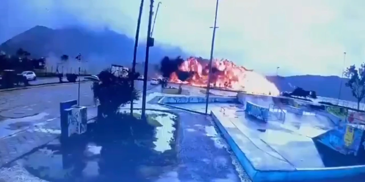 Vídeo: Jatinho ultrapassa pista de aeroporto de Ubatuba, vai parar na praia e explode