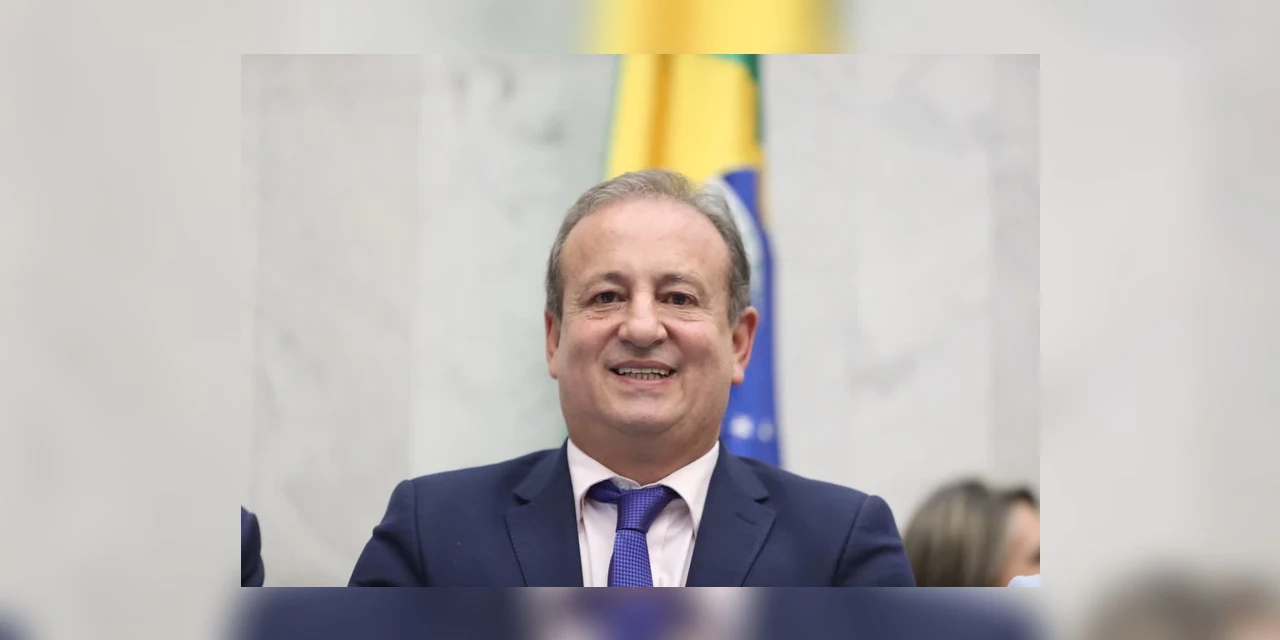 Deputado Moacyr Fadel anuncia investimento de R$ 343 mil em nova quadra em Castro