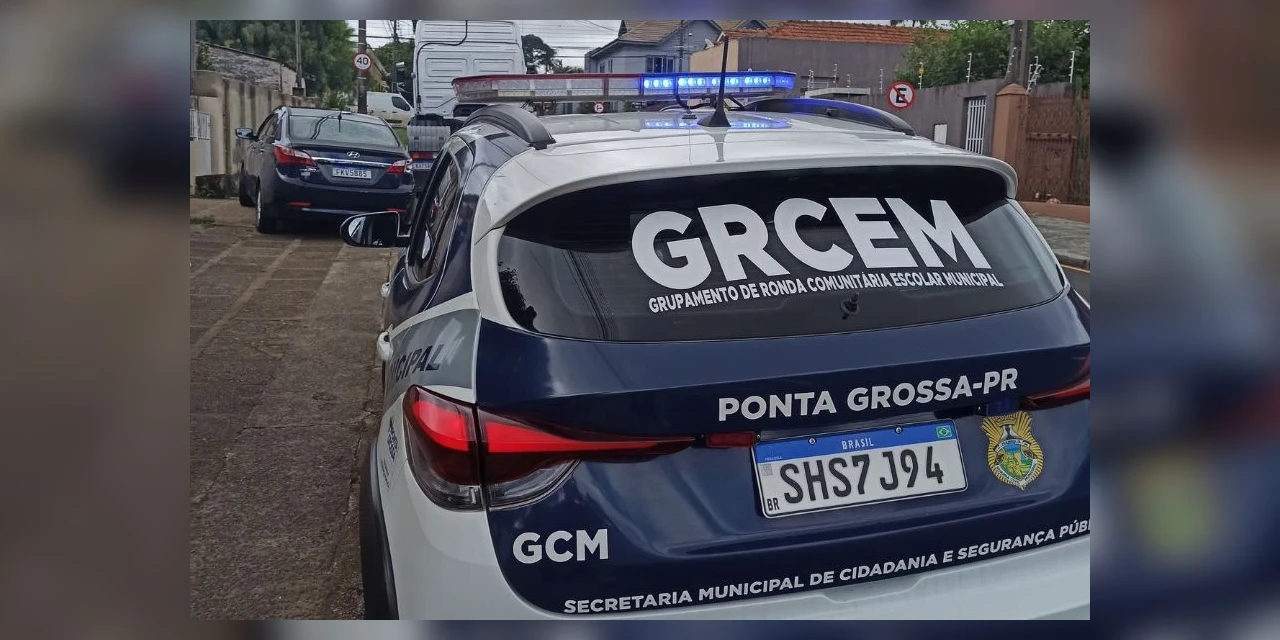 Guarda Municipal recupera veículo furtado e duas pessoas acabam na delegacia suspeitas de receptação