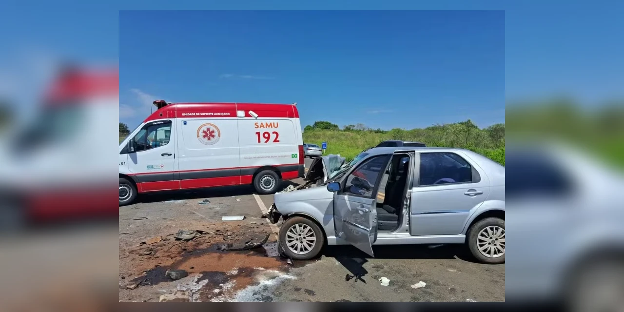 Grave acidente na BR-277 deixa três pessoas mortas e sete feridas