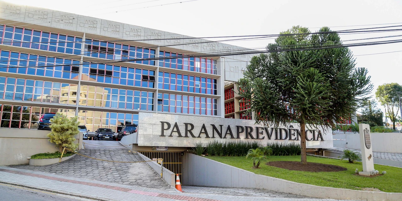 Aposentados e pensionistas devem fazer recadastramento na Paranaprevidência