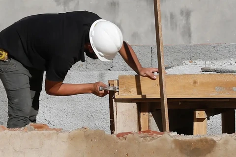 Informe Bazacon: Vendas de cimento crescem em 2024 e recuperam perdas de dois anos