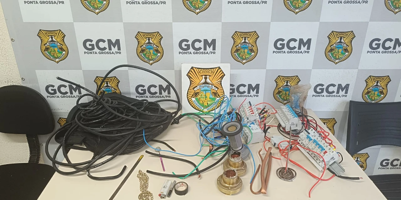 GCM prende homem com mochila recheada de material furtado em PG