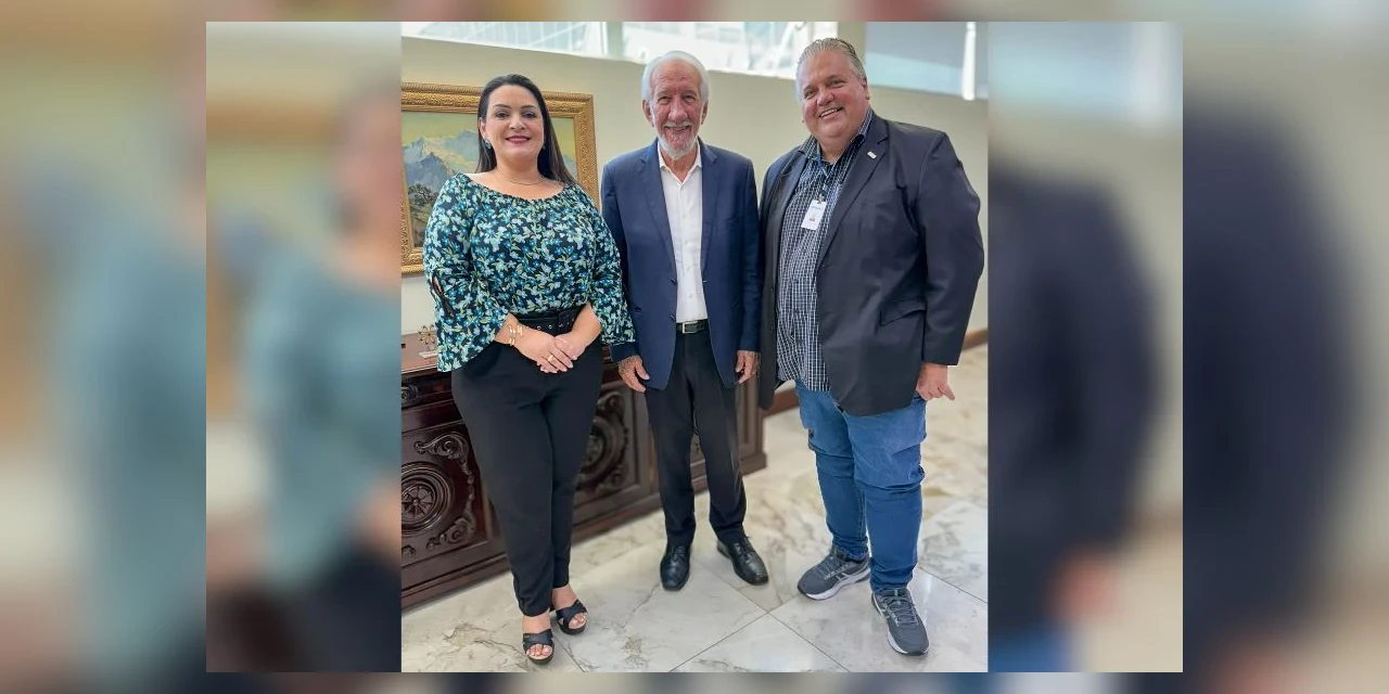 Prefeita Elisangela se reúne com presidentes da Fecomércio e Sindilojas para discutir ações em Carambeí