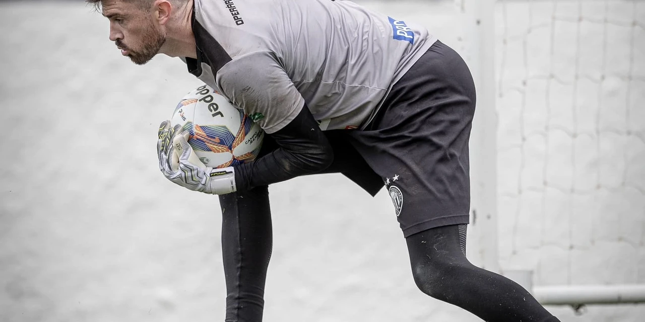 'Nossa torcida faz toda a diferença', afirma Elias, goleiro do Operário, em coletiva pré-jogo