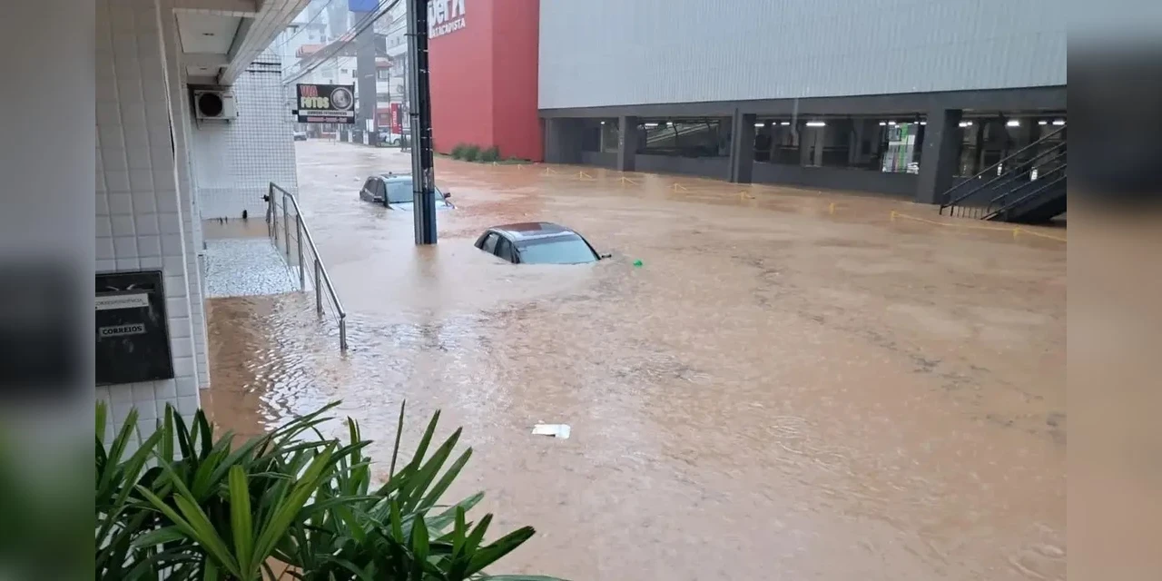 Chuva diminui em Santa Catarina, mas chegada de frente fria preocupa