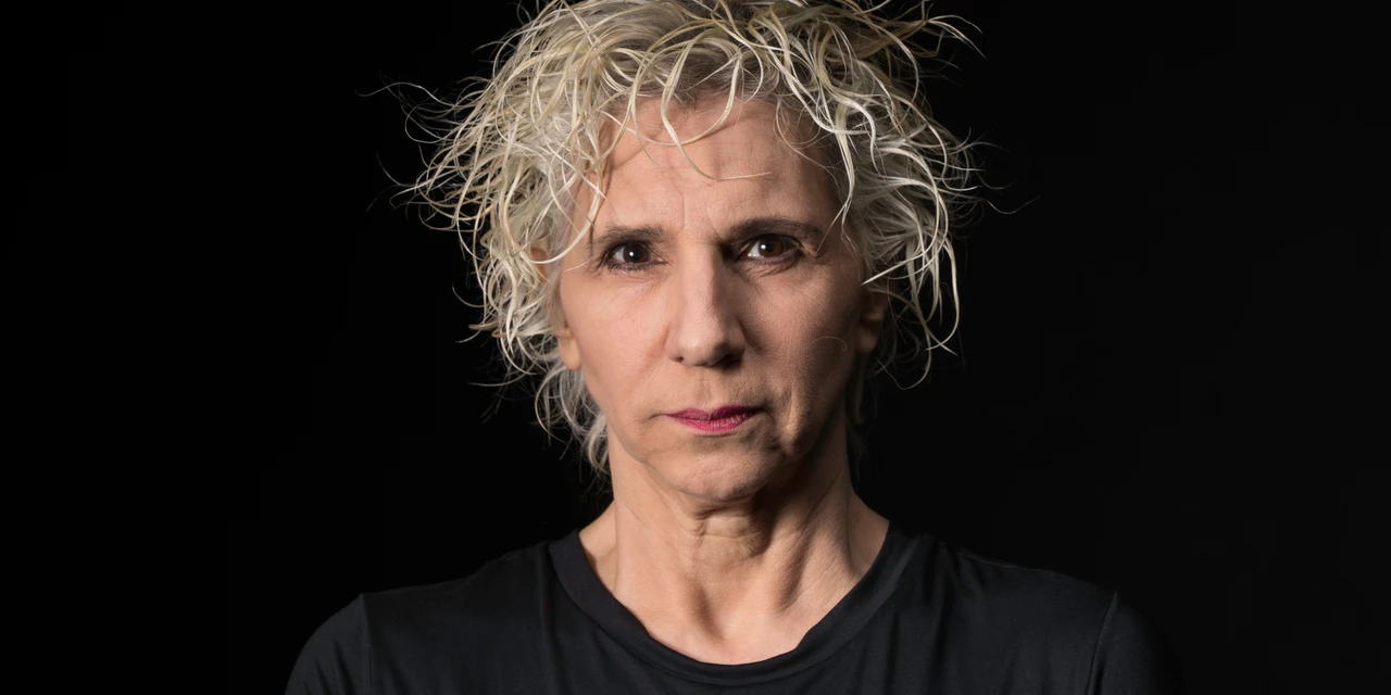 Denise Stoklos realiza apresentação gratuita no Sesc Estação Saudade