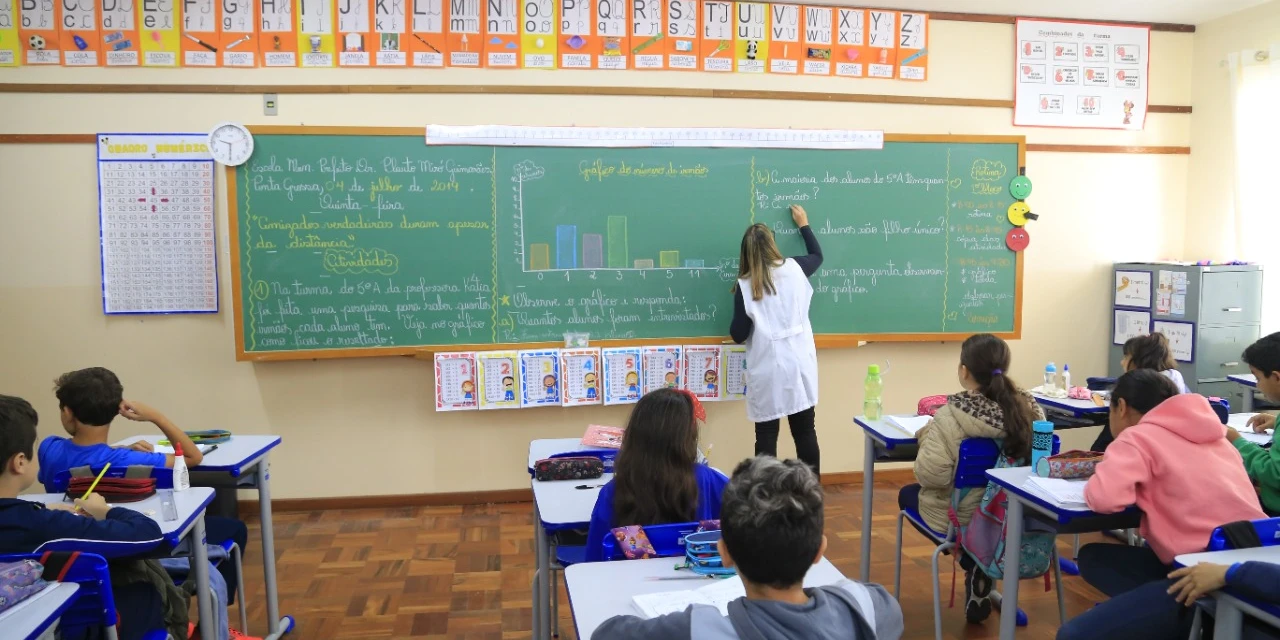 Prefeitura convoca 73 profissionais aprovados em concurso para Rede Municipal de Ensino