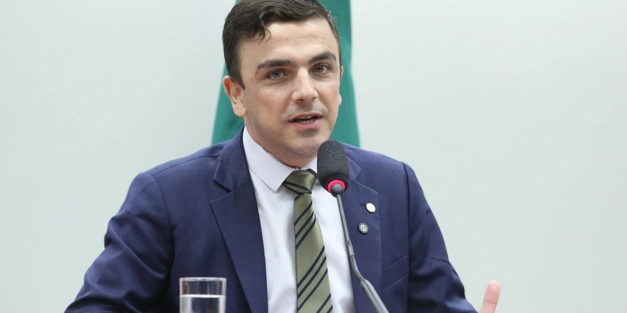 Aliel destina quase R$ 2 milhões em emendas para cinco municípios paranaenses