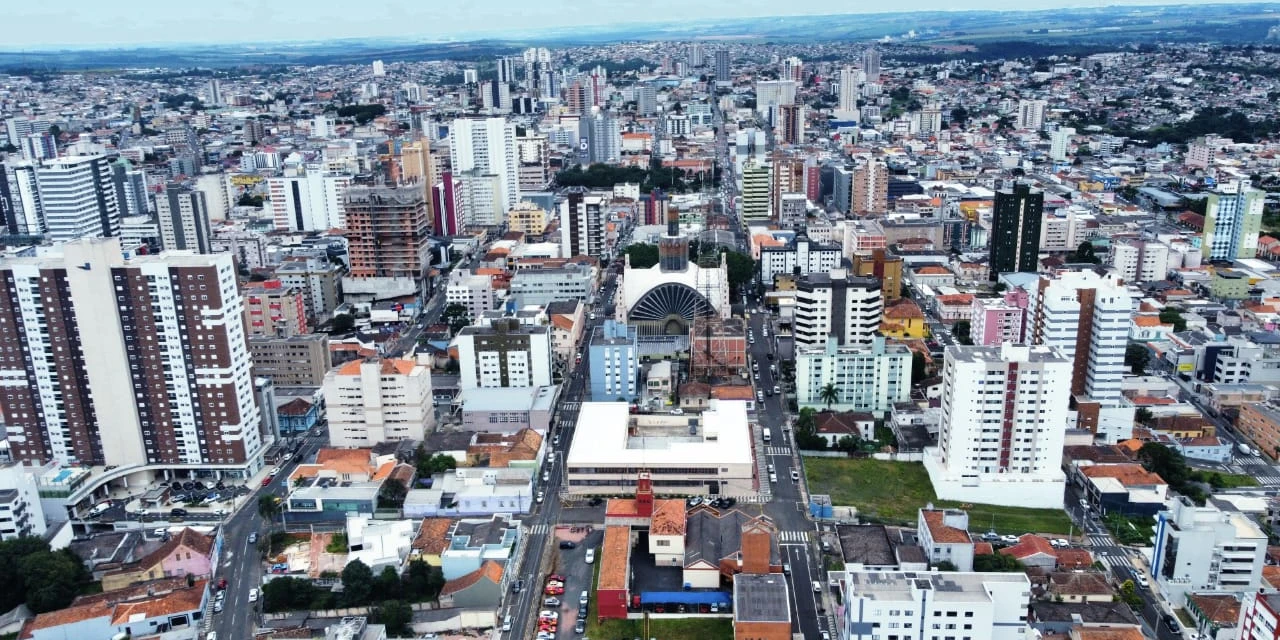 Setor de serviços foi o que mais gerou empregos em 2024 em Ponta Grossa